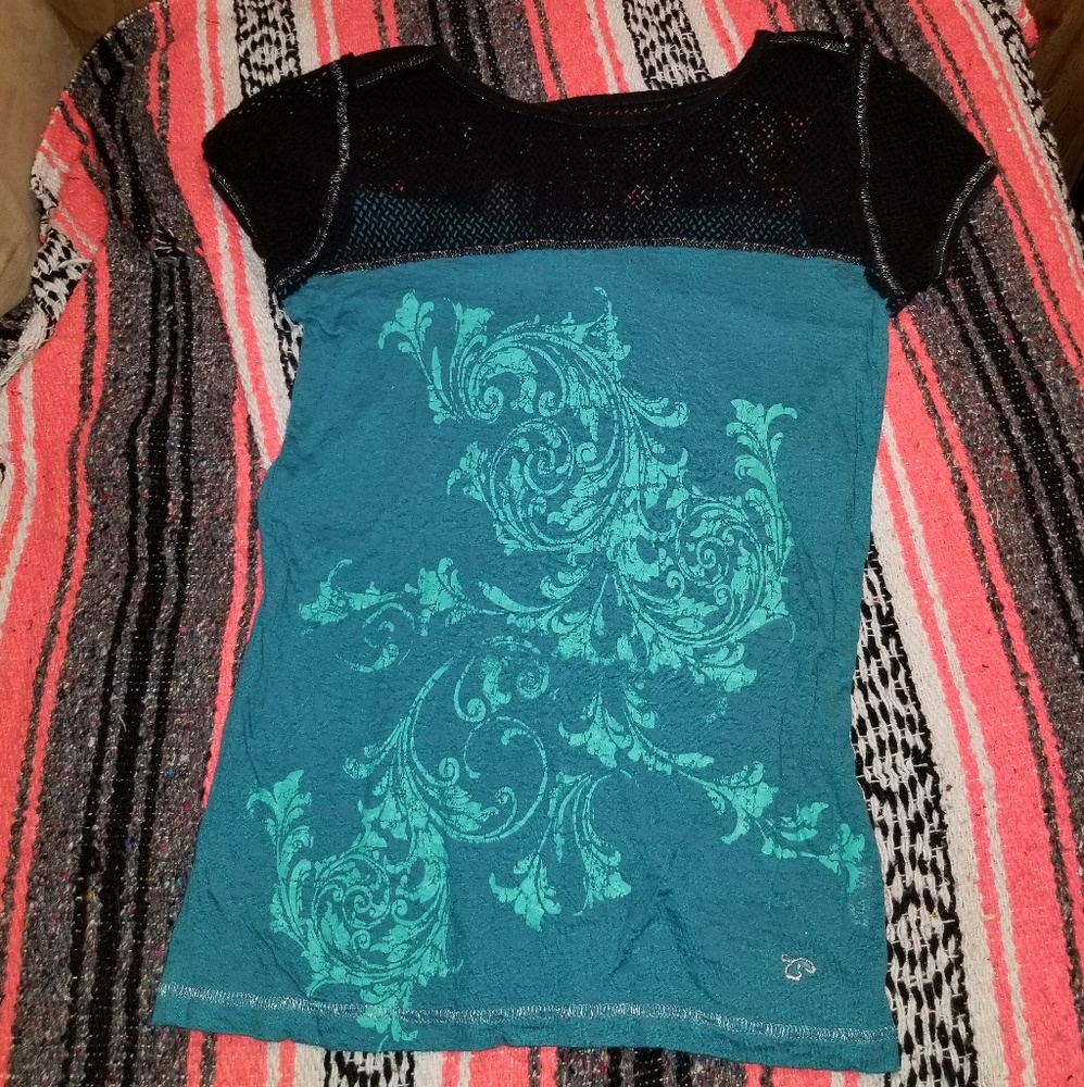 Tee with netting